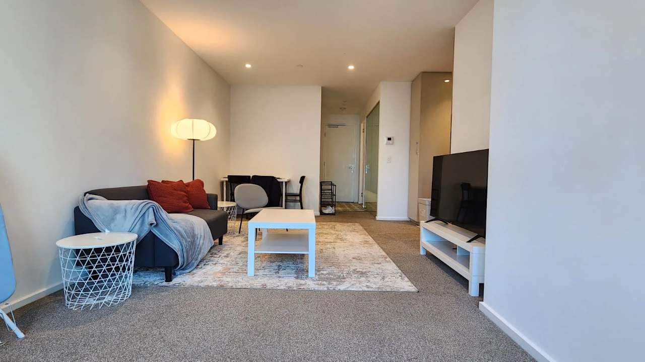 Furnished room with ensuite in a flatshare