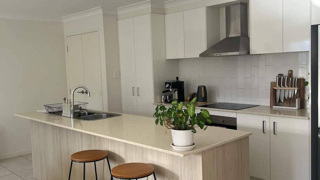 Unfurnished room in a share house