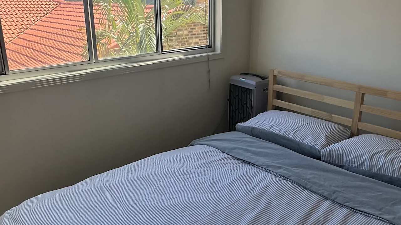 Room in a share house