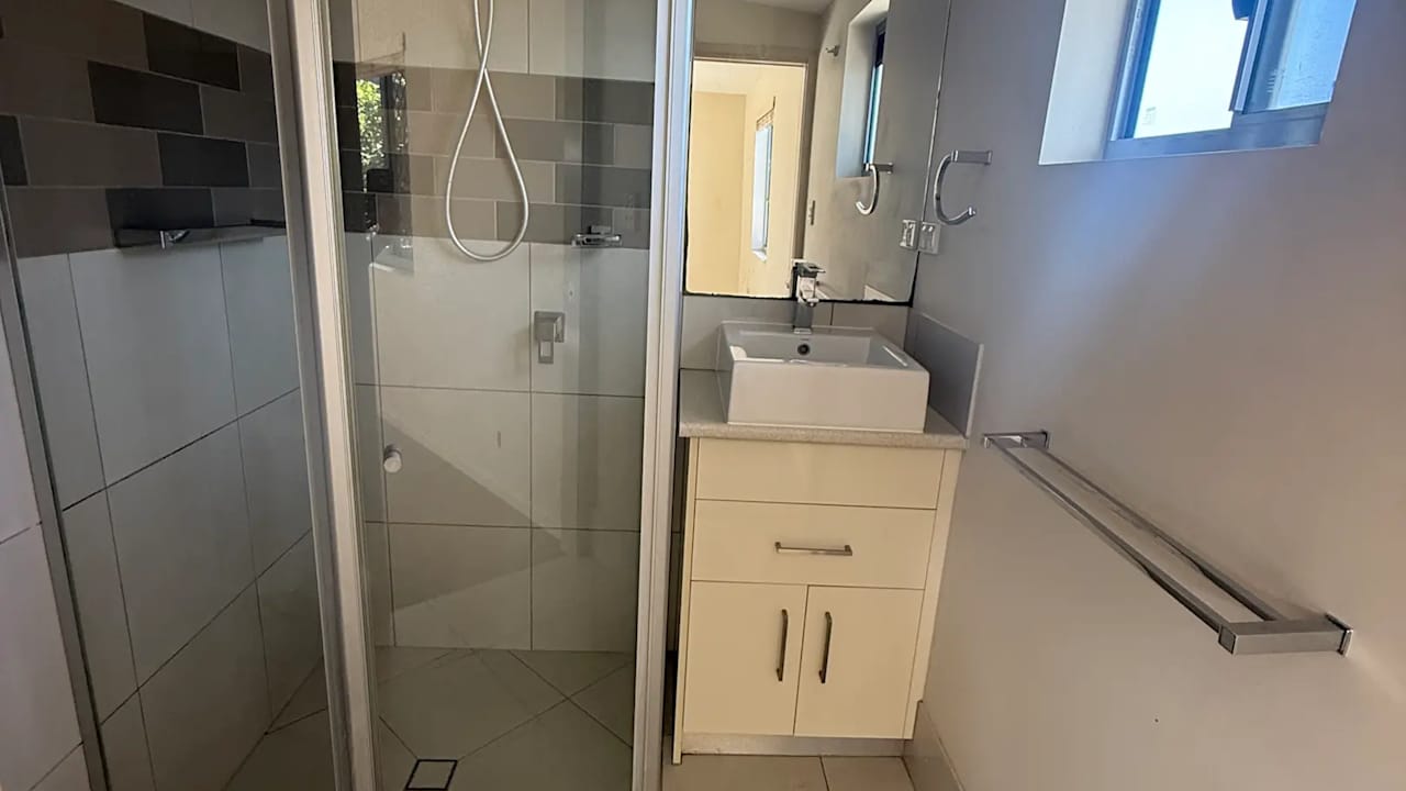 Room with ensuite in a flatshare