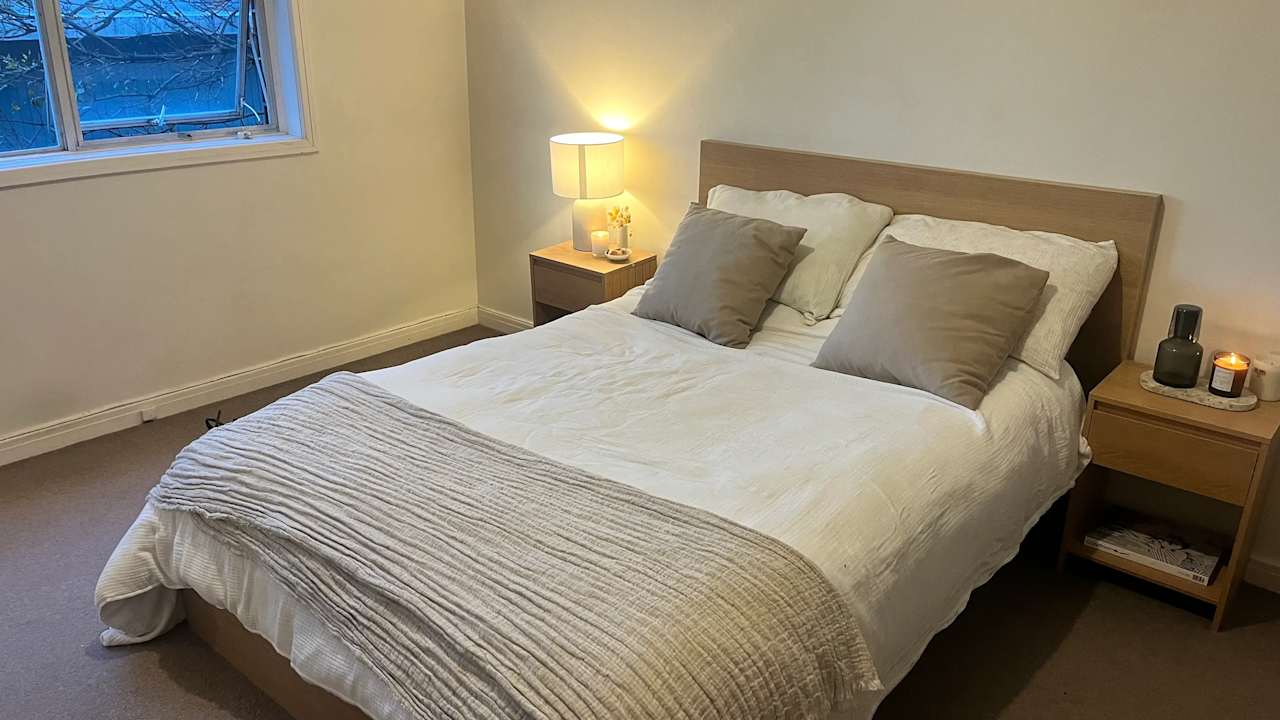 Furnished room with ensuite in a flatshare