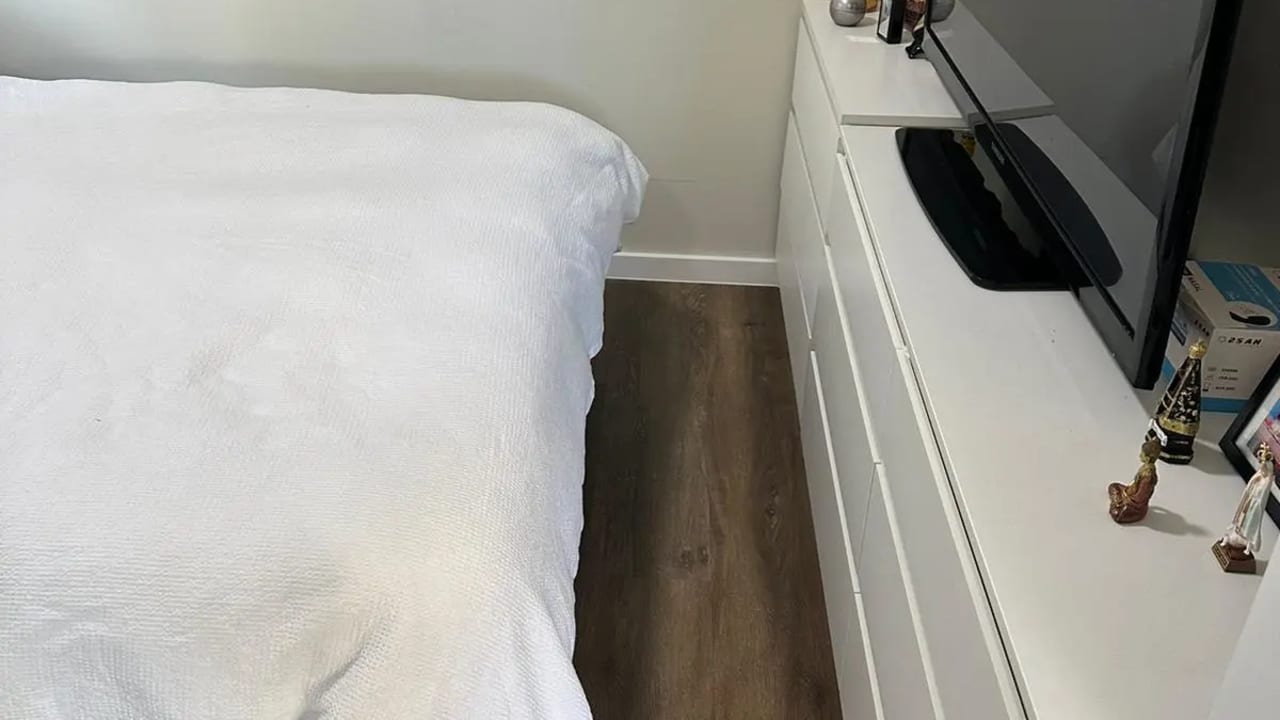 Furnished room with own bathroom