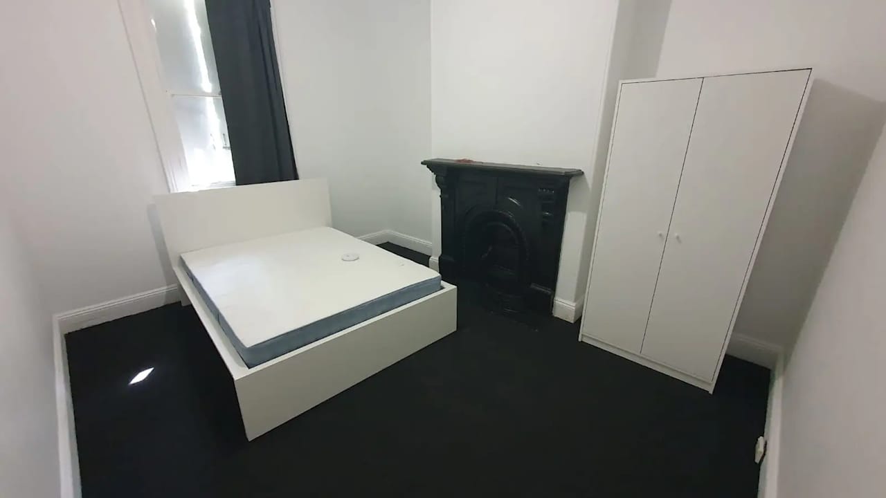 Furnished room in a share house