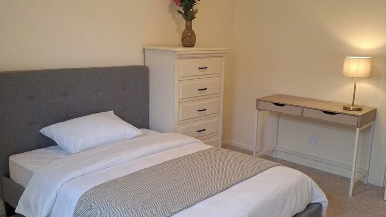 Furnished room in a share house