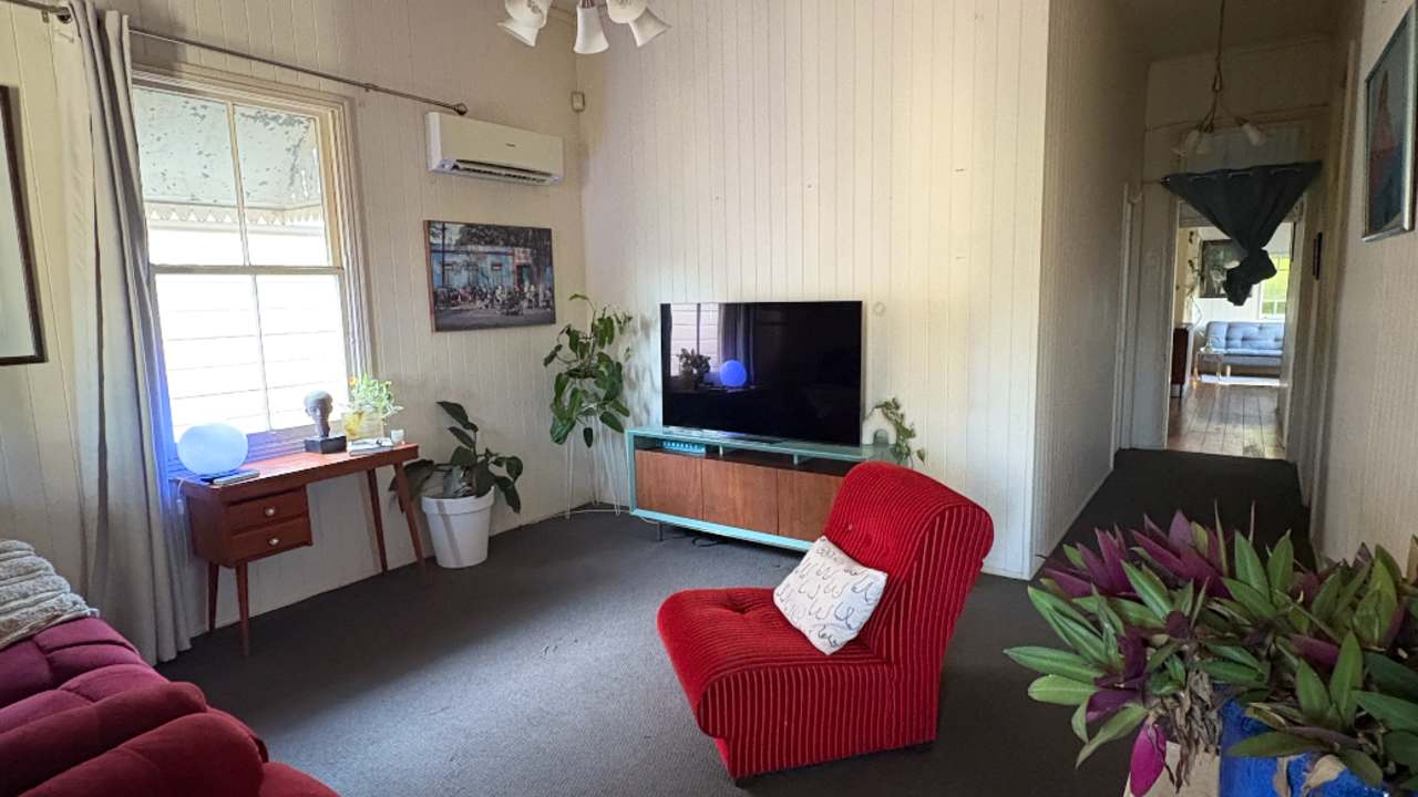 Unfurnished room in a share house