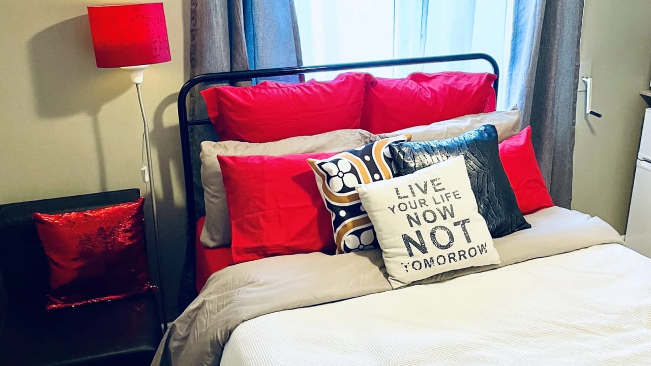 Furnished room in a share house