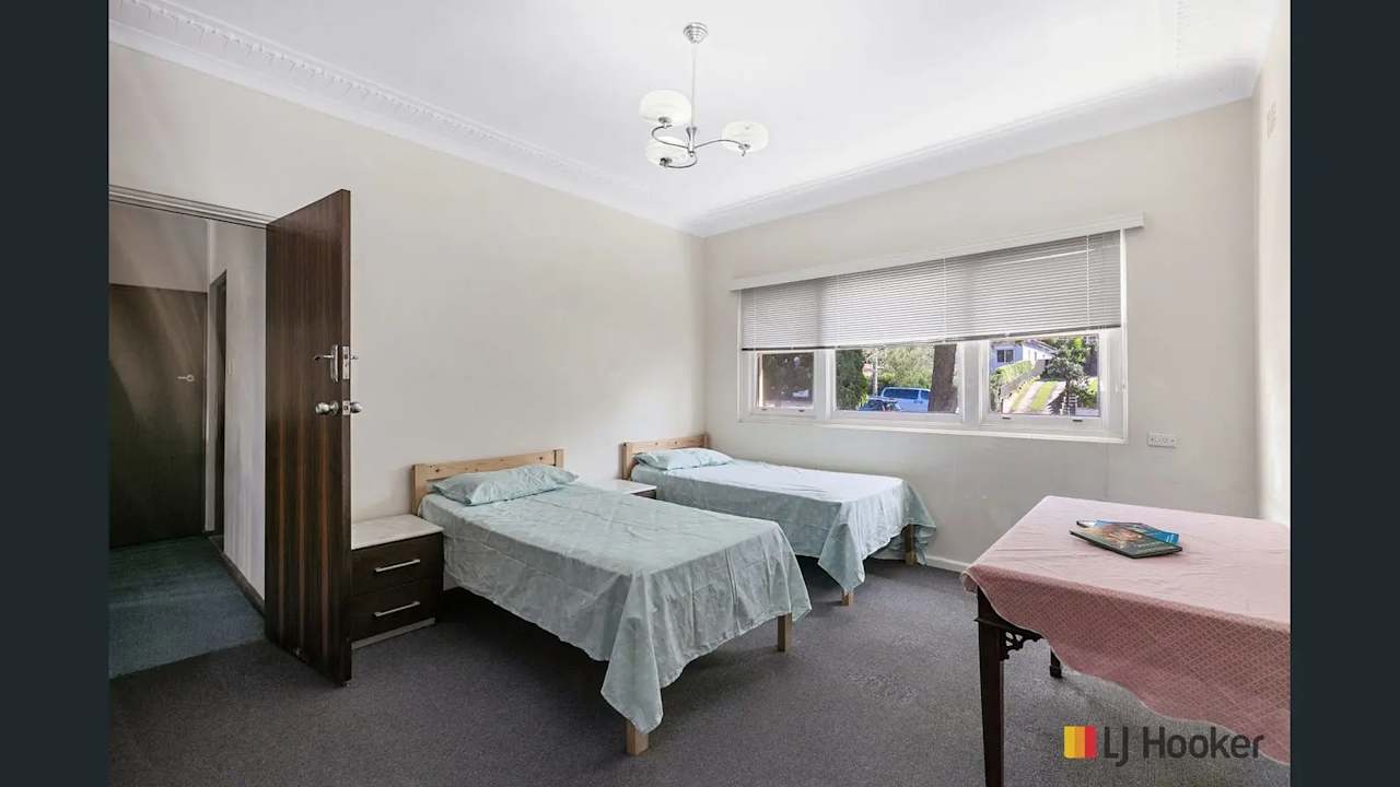 Room in a share house