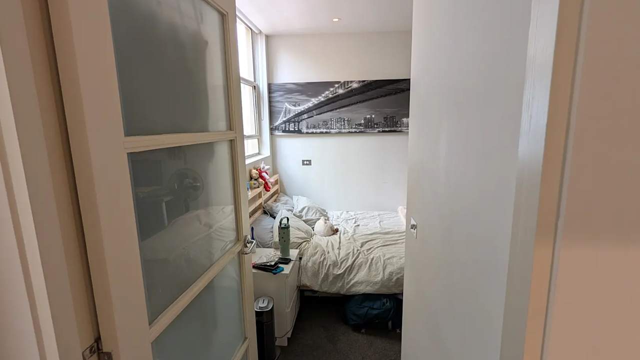 Unfurnished room in a flatshare