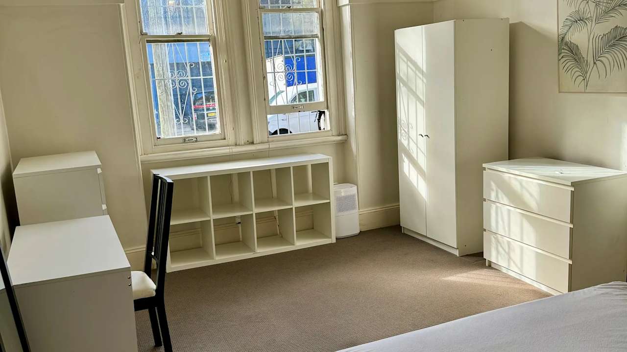 Furnished room in a share house