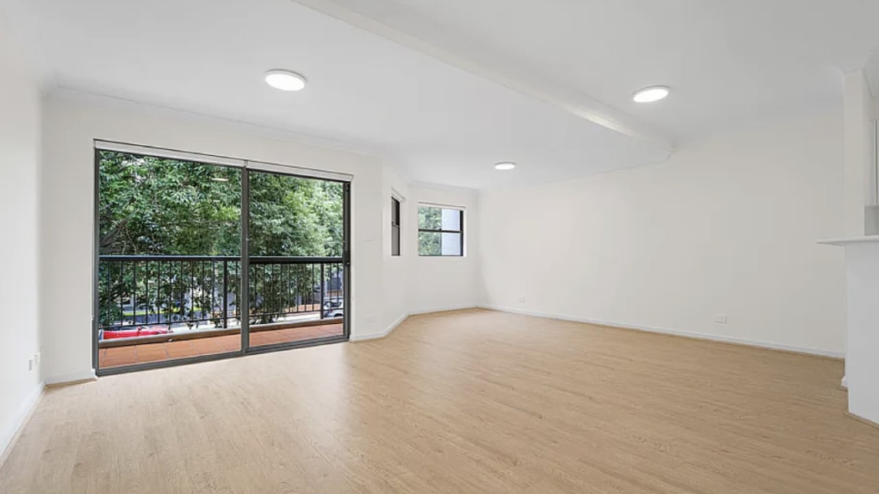 Unfurnished room in a flatshare