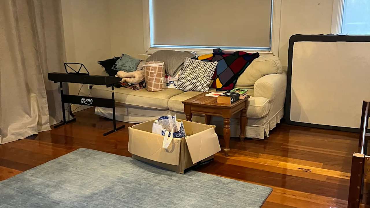 Furnished room in a share house