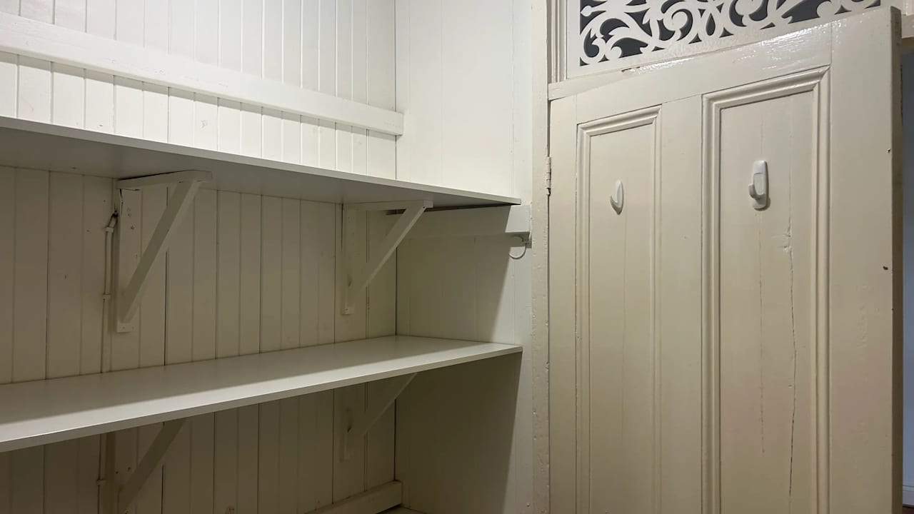 Room in a share house