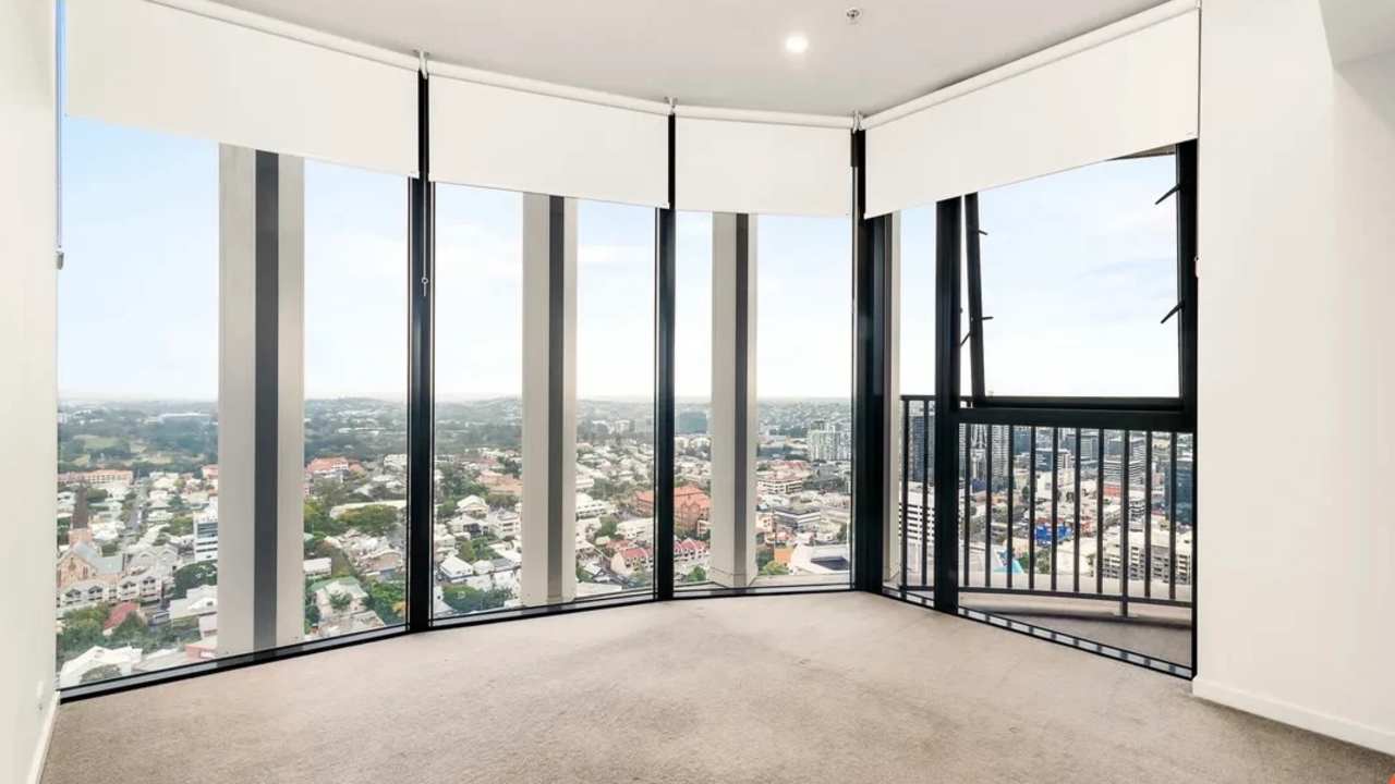 Unfurnished room with own bathroom