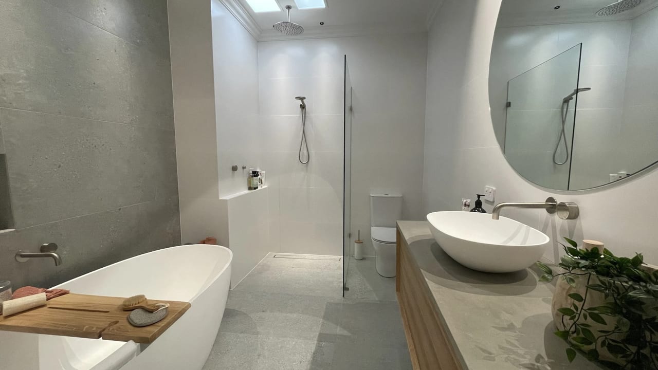 Room in a share house