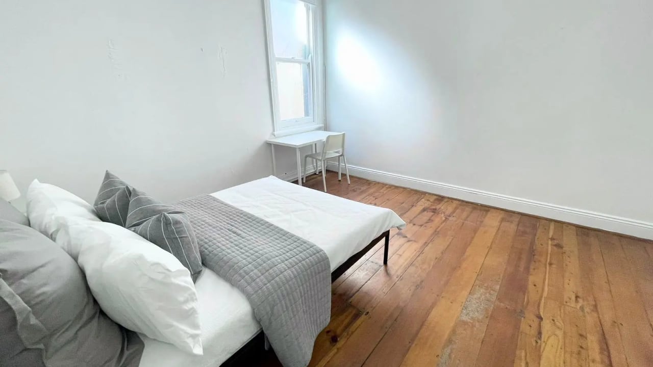 Room in a share house