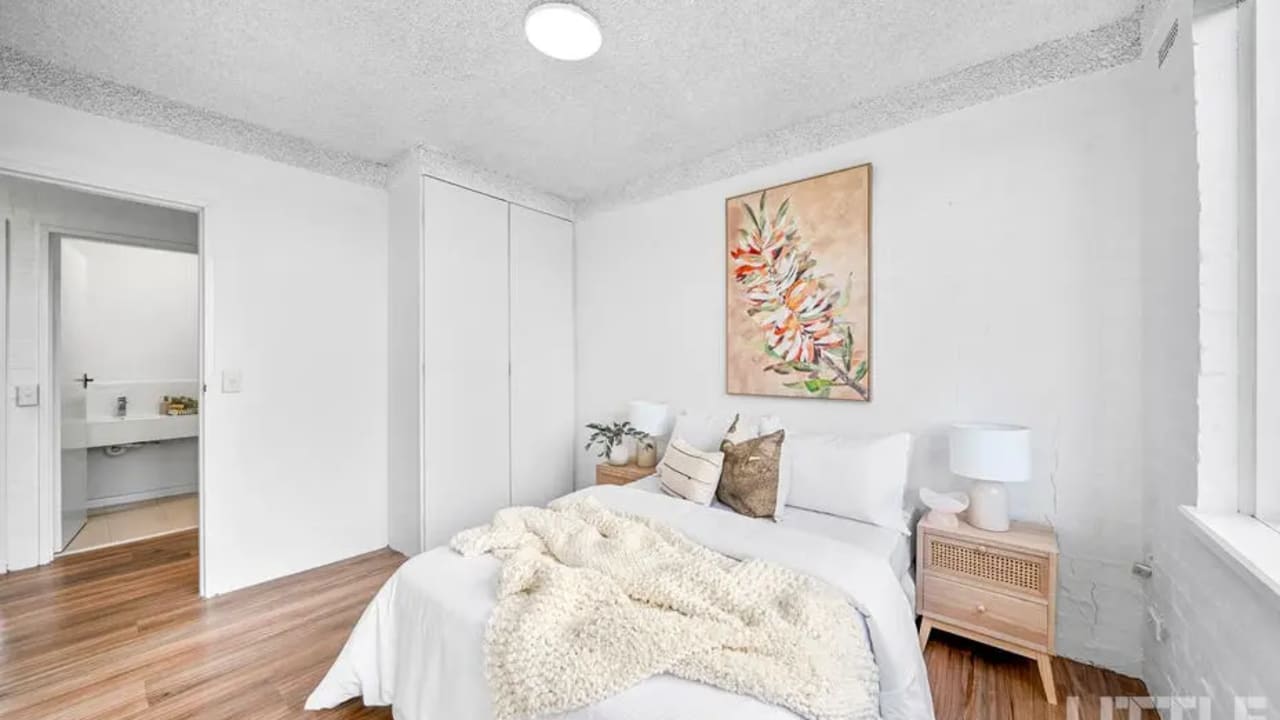 Unfurnished room in a flatshare