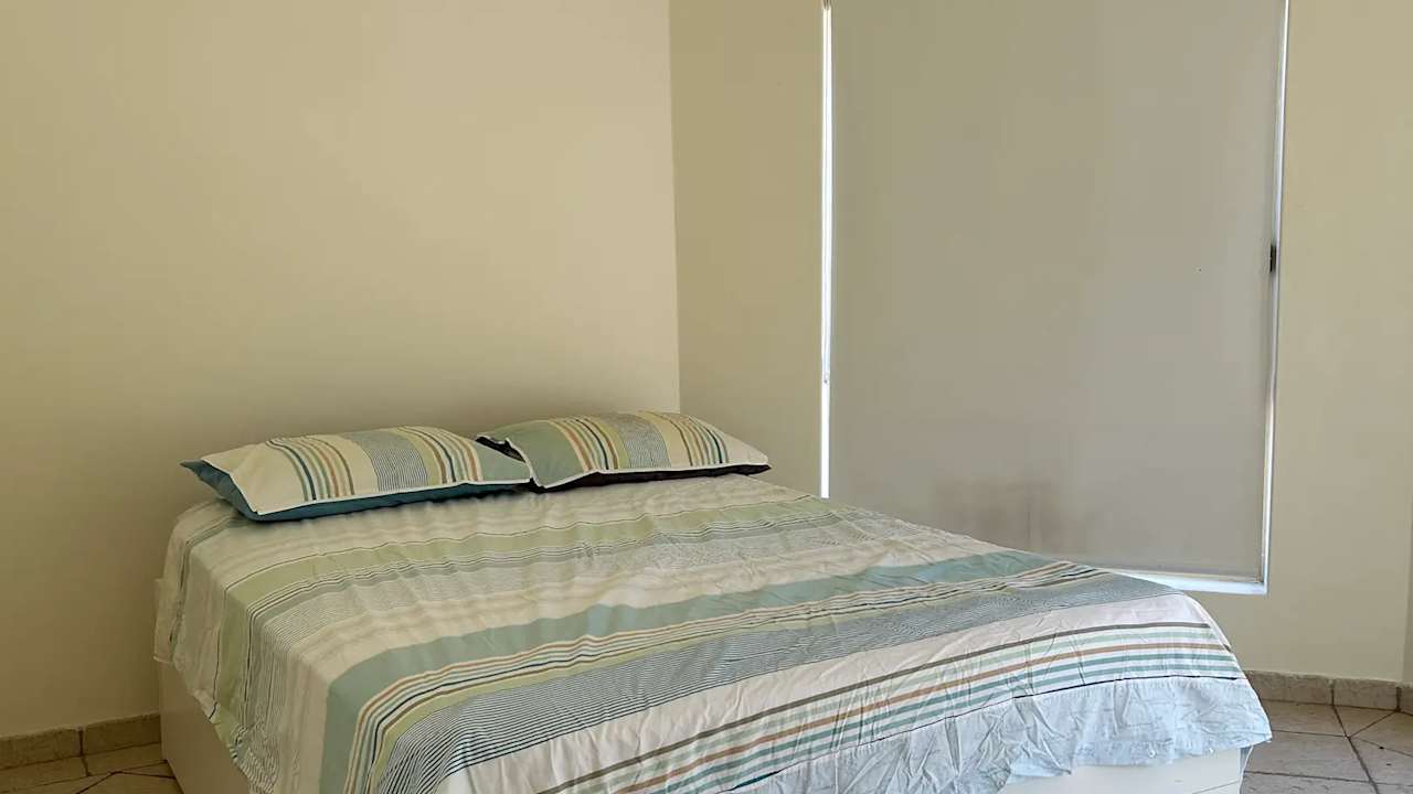 Room in a share house