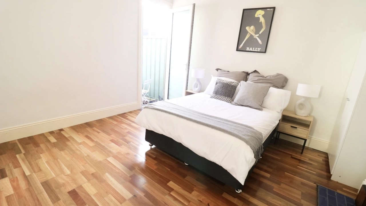 Room in a share house