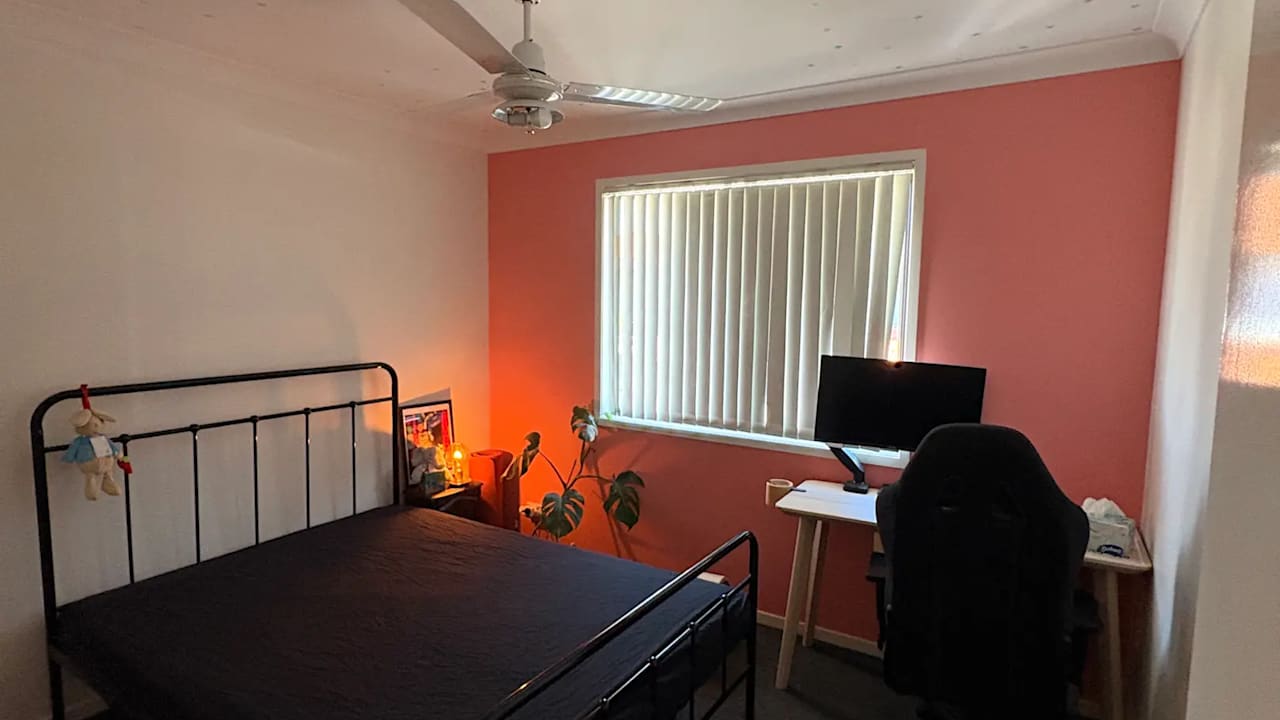 Furnished room in a share house