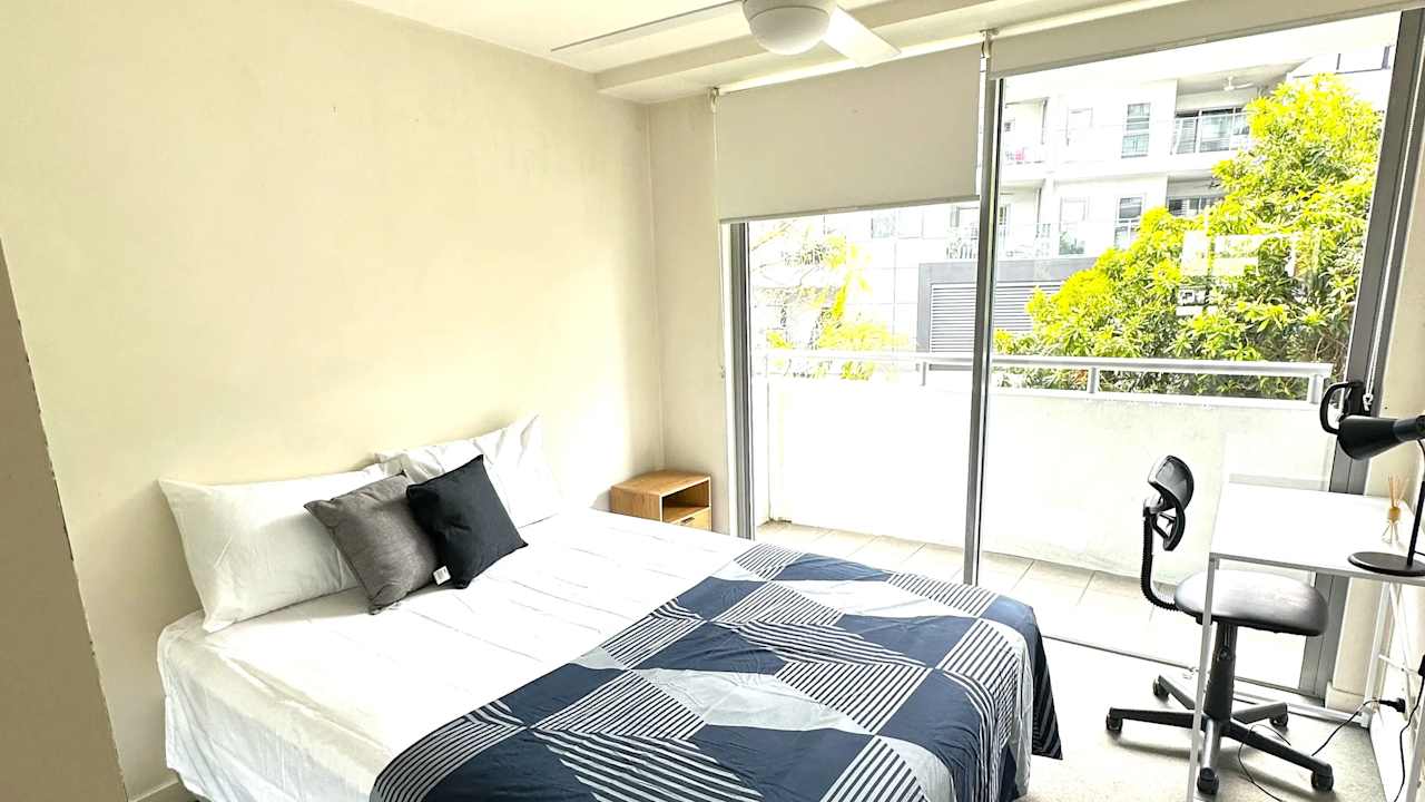 Furnished room in a share house