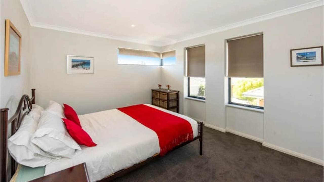 Unfurnished room with own bathroom