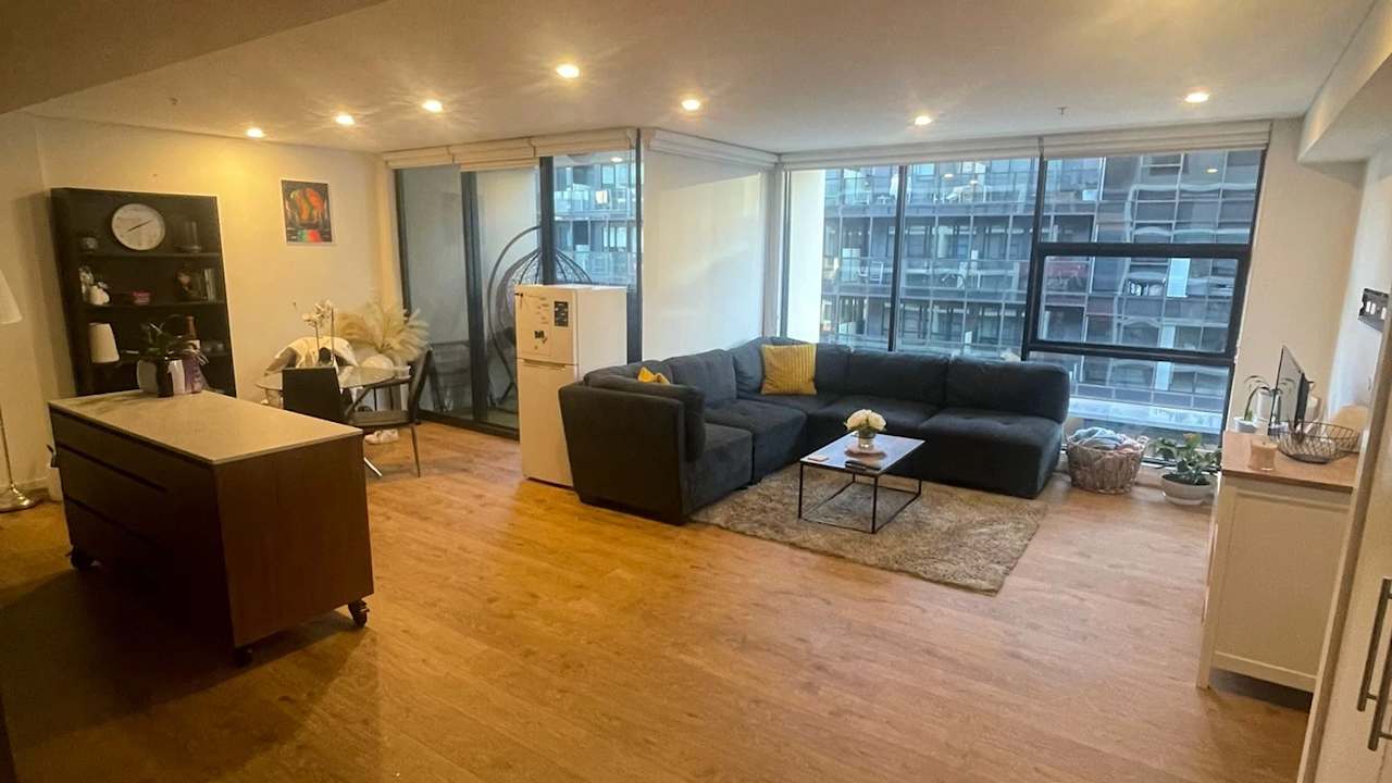 Unfurnished room in a flatshare