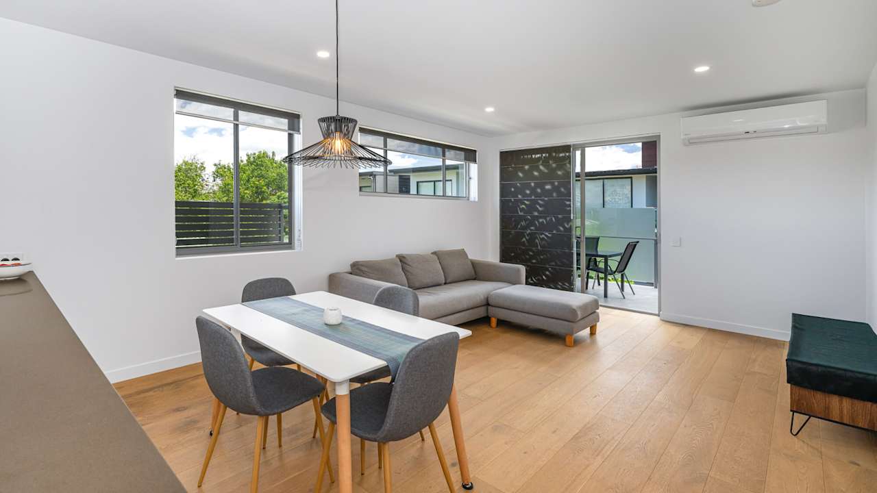 Unfurnished room with own bathroom