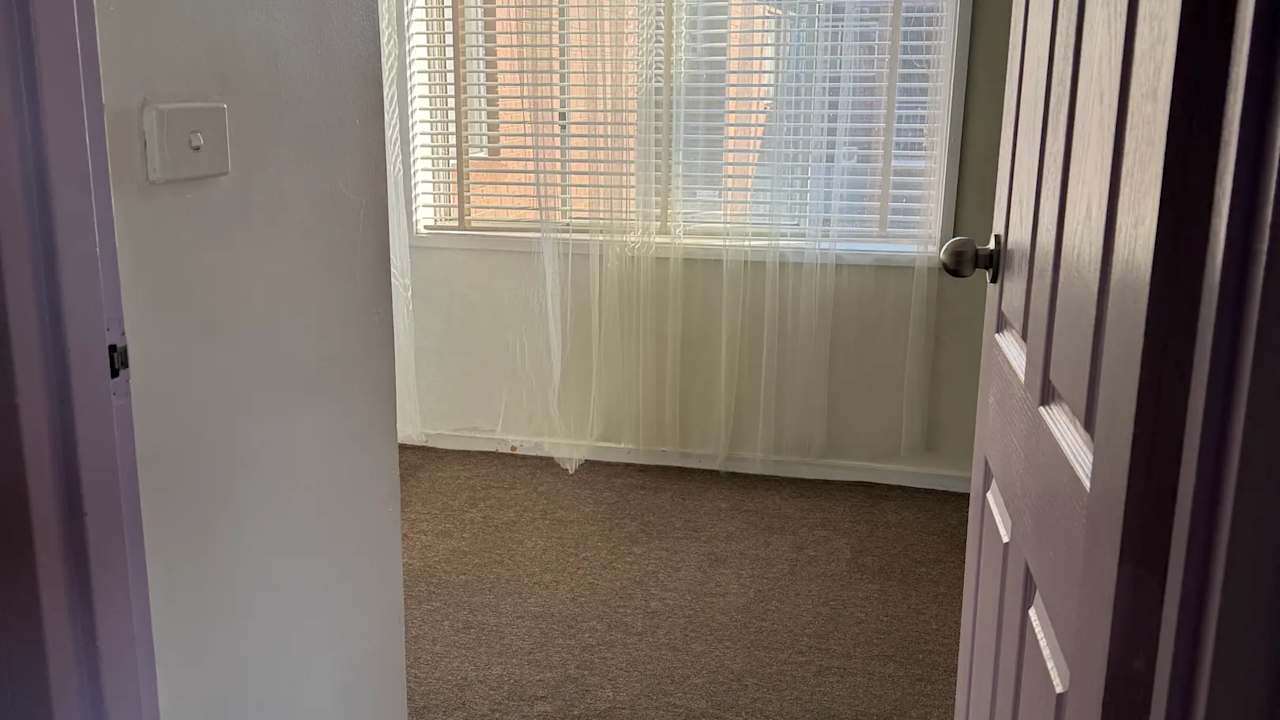 Unfurnished room in a flatshare