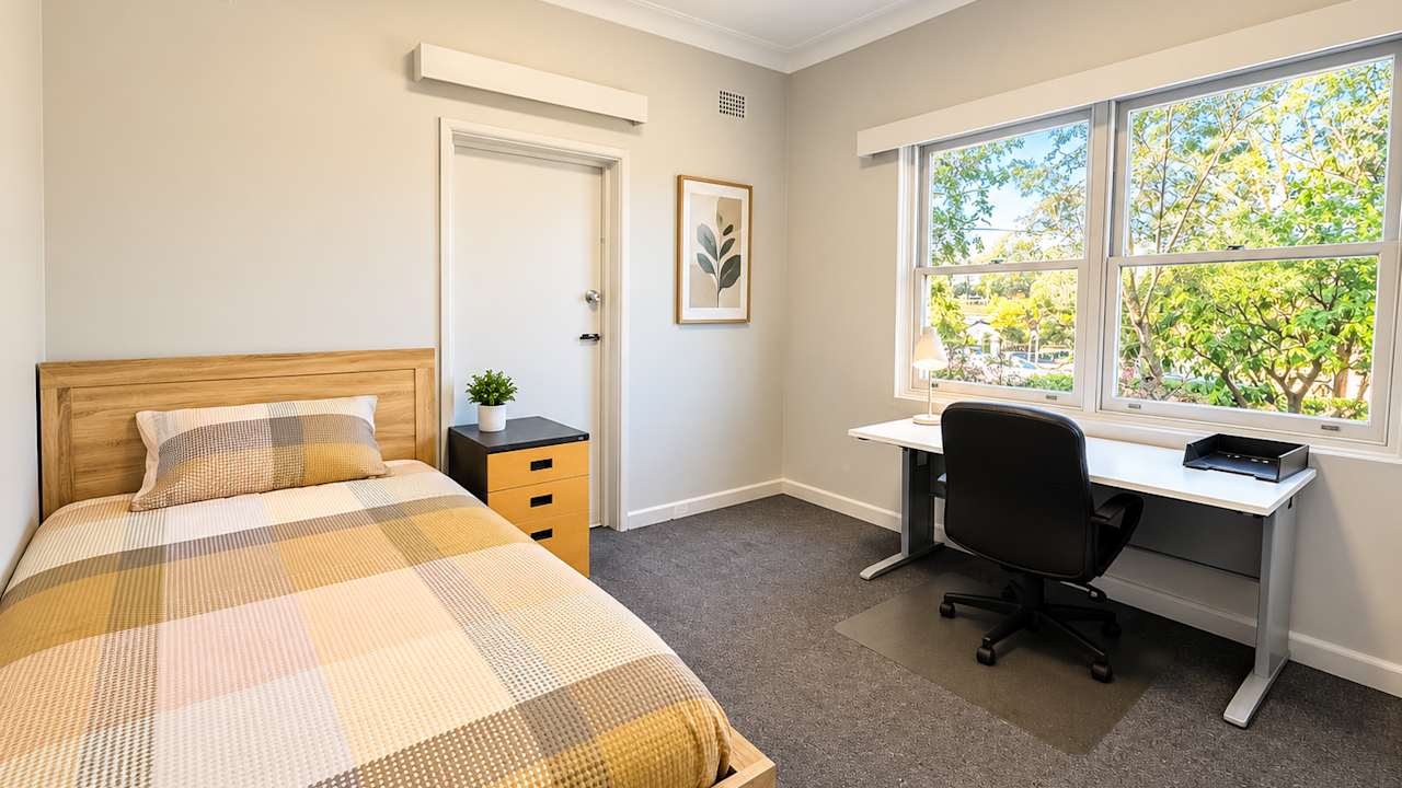 Furnished room in a share house