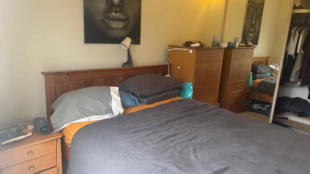 Furnished room in a share house