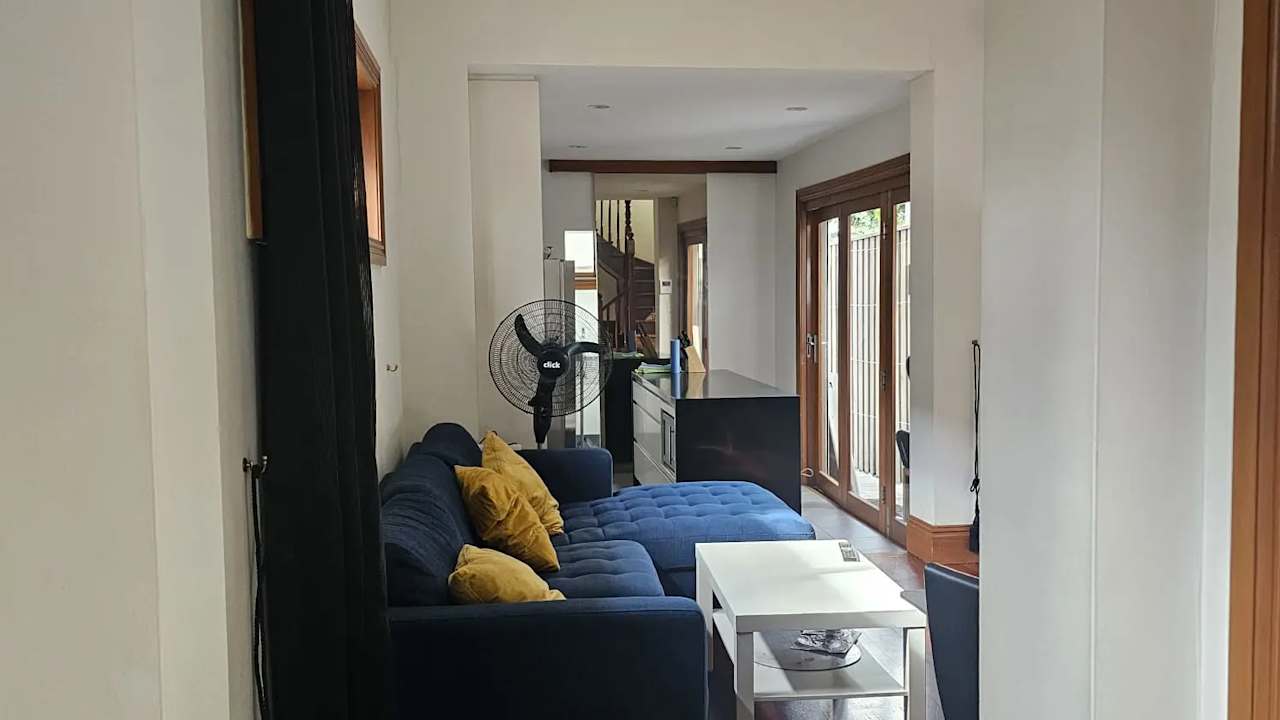 Furnished room in a flatshare