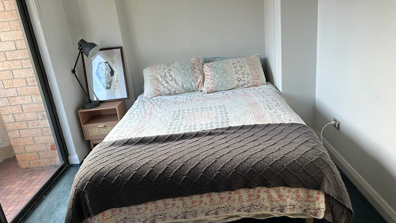 Furnished room in a flatshare