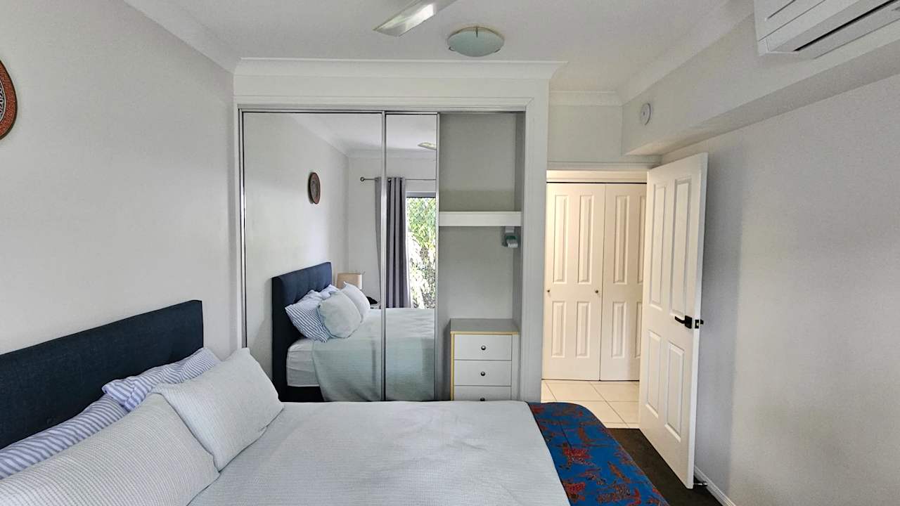 Furnished room in a flatshare