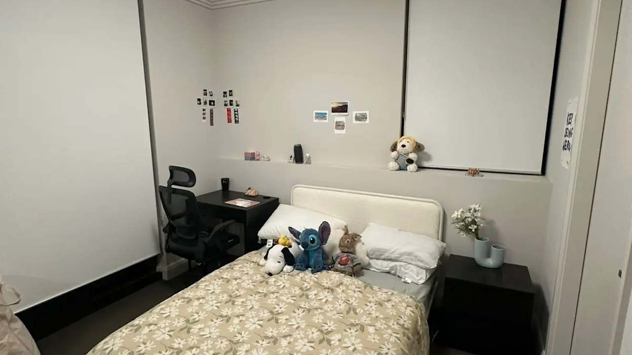 Furnished room with ensuite in a flatshare
