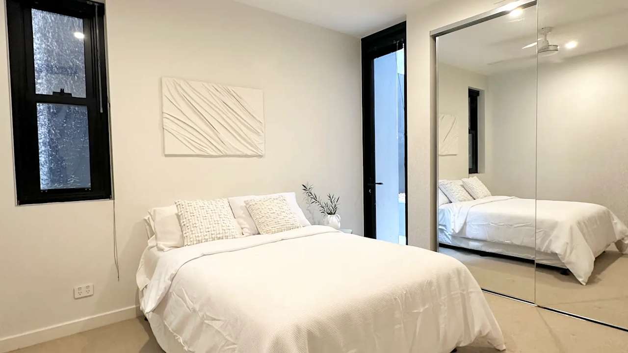 Furnished room in a flatshare