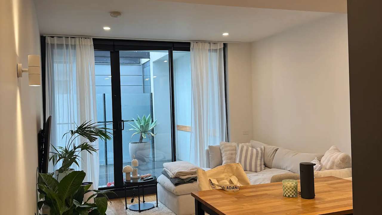 Unfurnished room with own bathroom