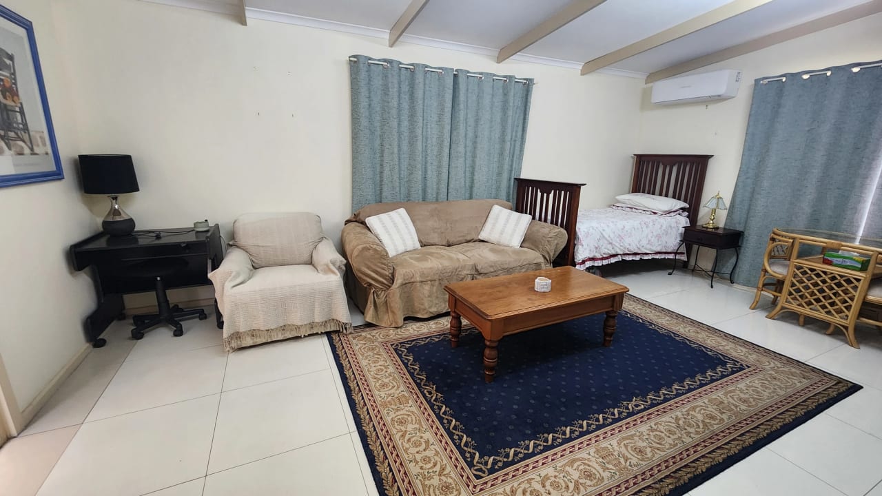 Furnished room with ensuite in a flatshare