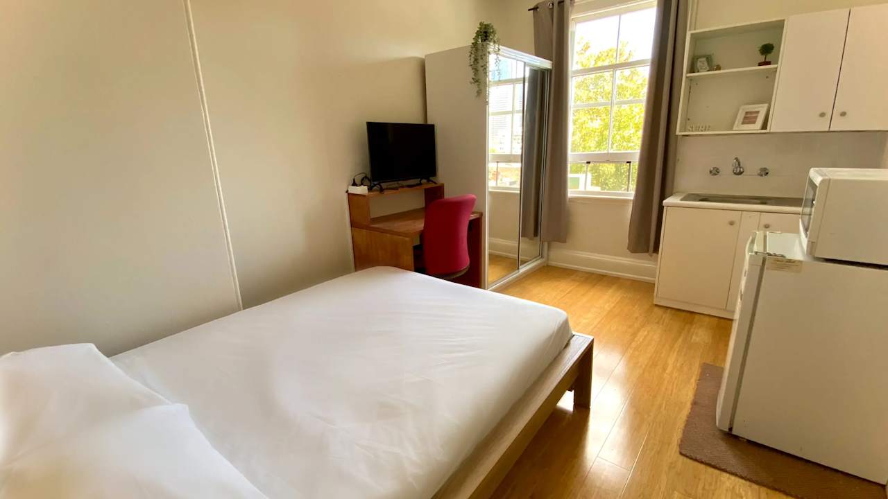 Furnished room in a share house