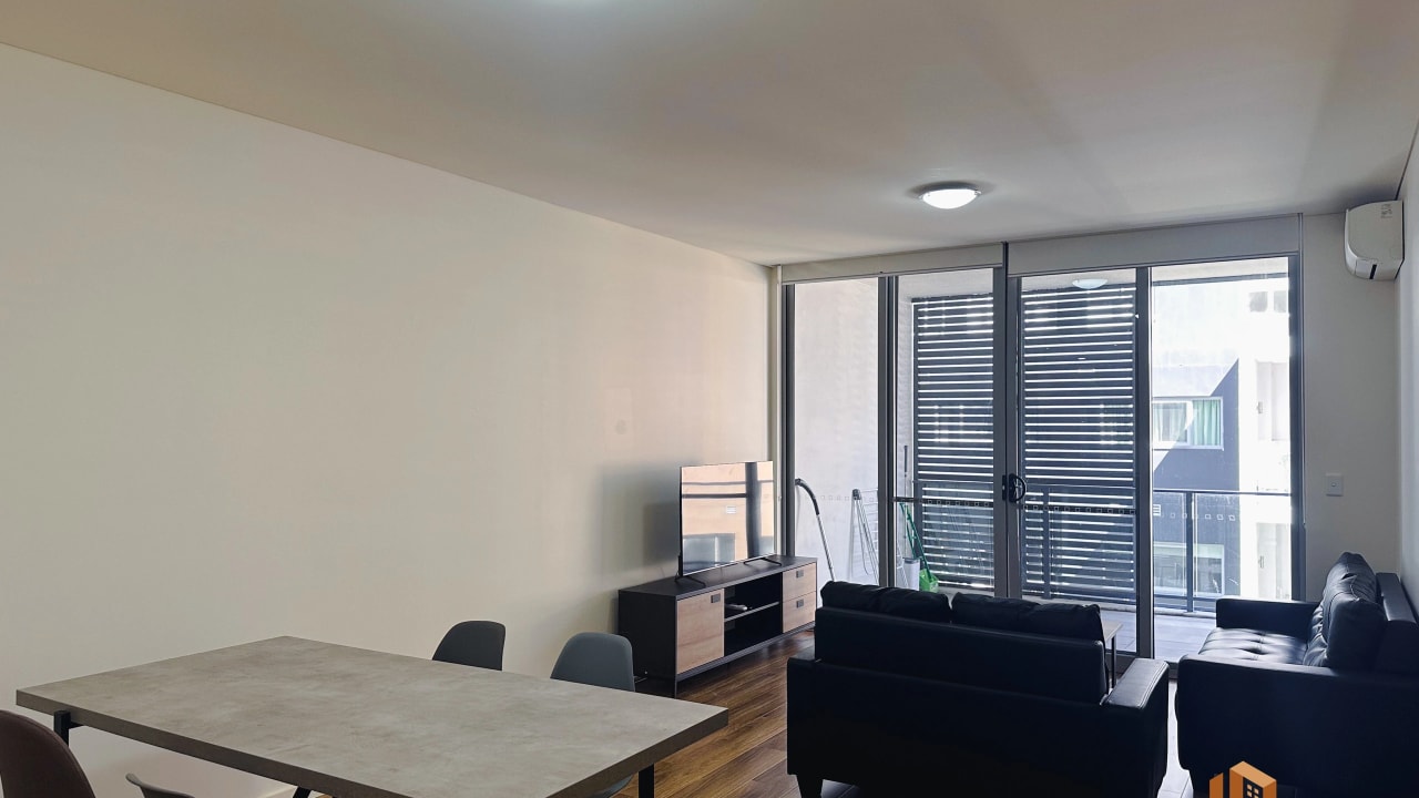 Furnished room with ensuite in a flatshare