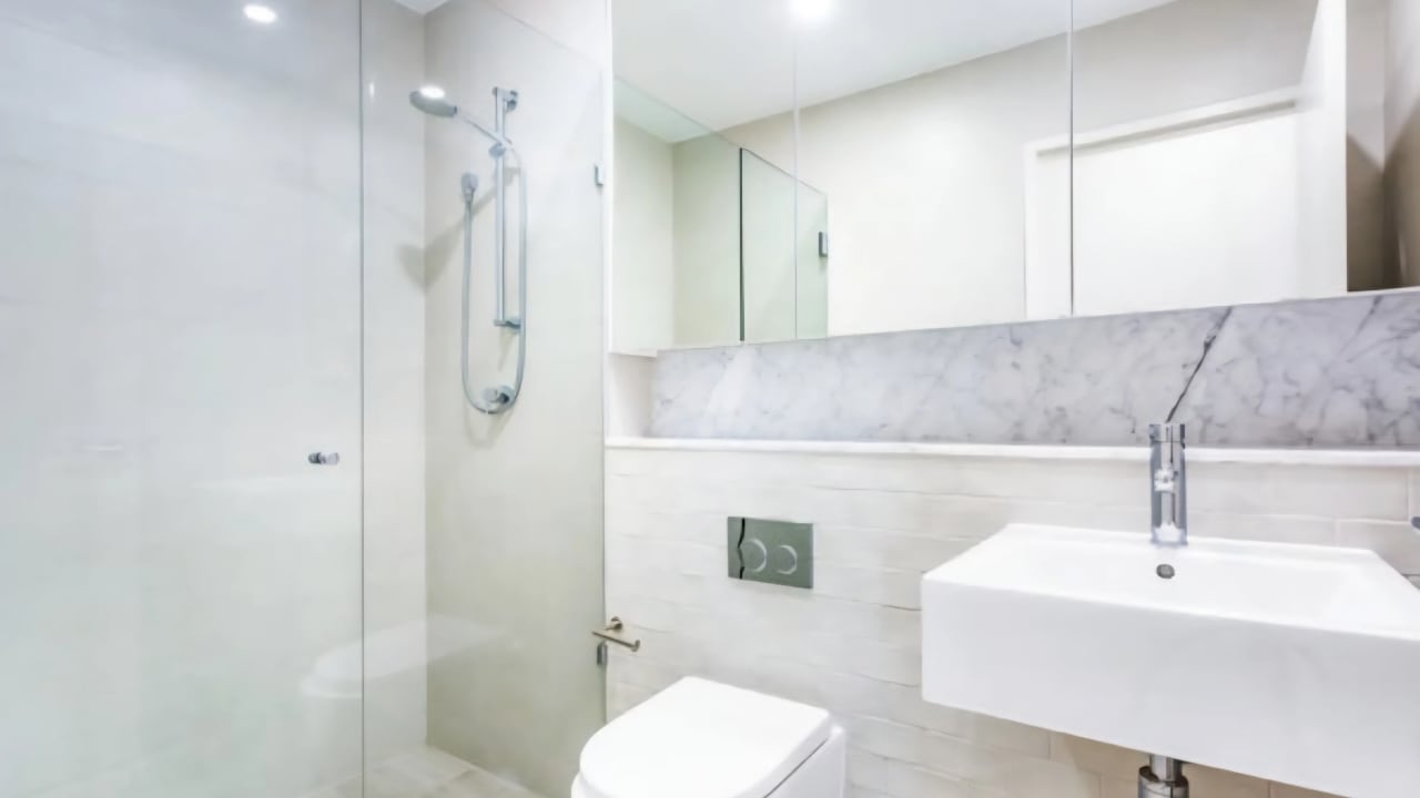 Unfurnished room in a flatshare