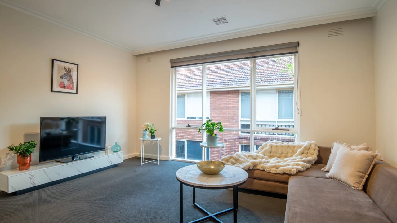 Whole property with 2 rooms for rent