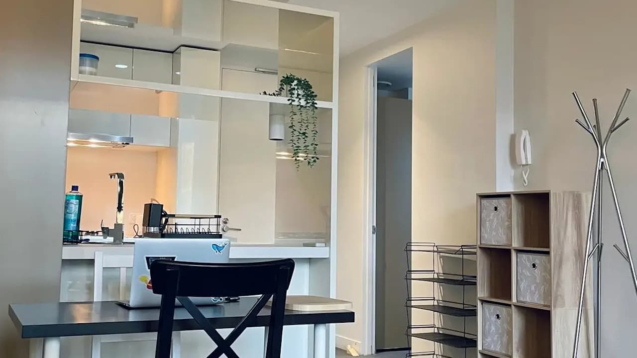 Furnished room in a flatshare