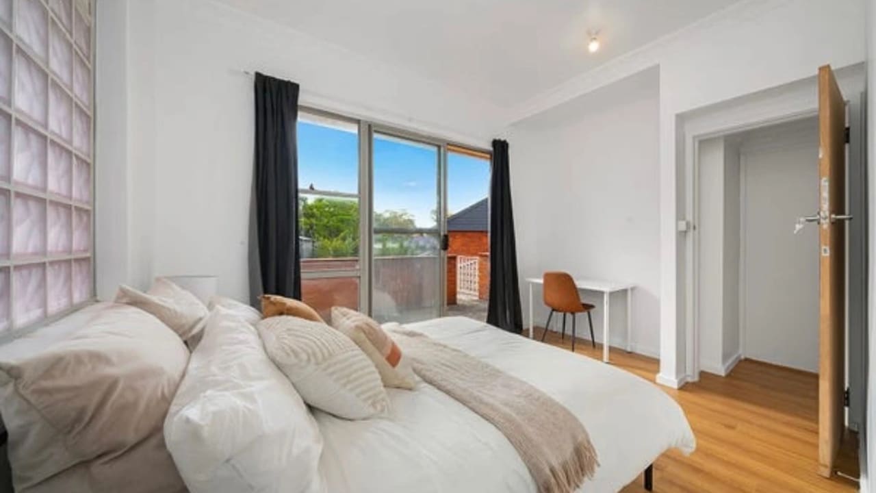 Room in a share house