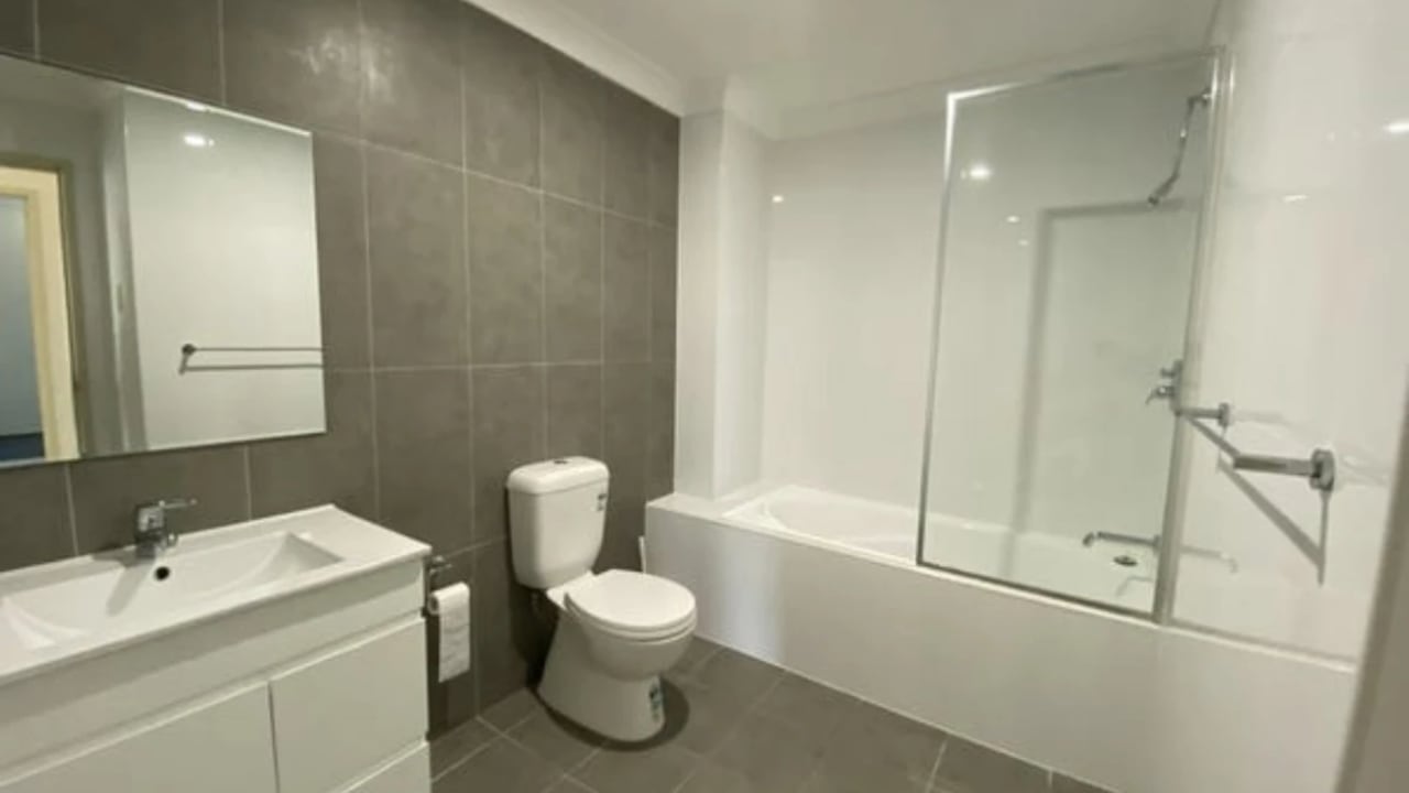 Furnished room with own bathroom