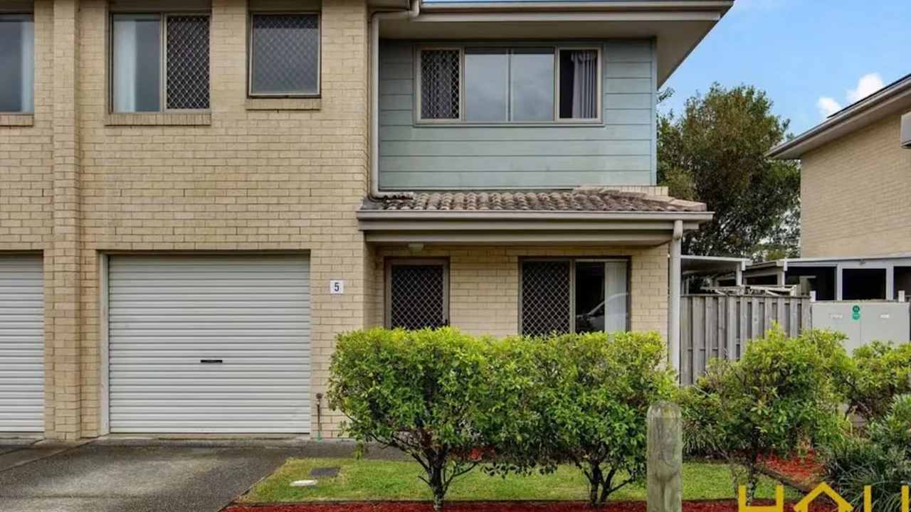 Furnished room with ensuite in a share house