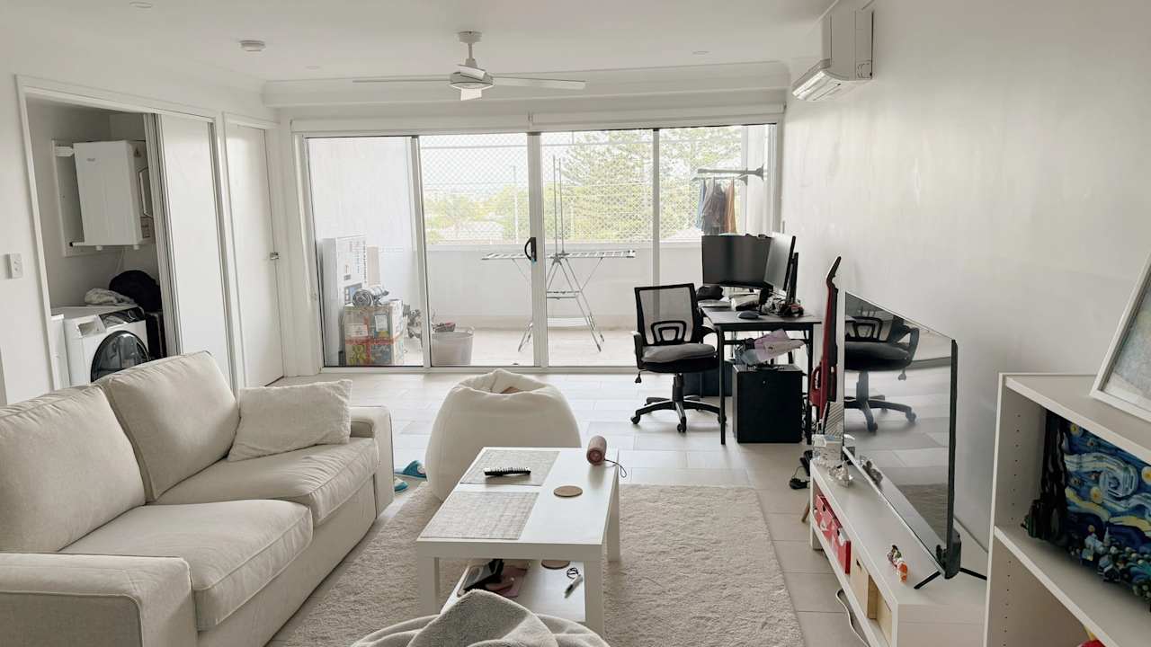 Furnished room with ensuite in a flatshare