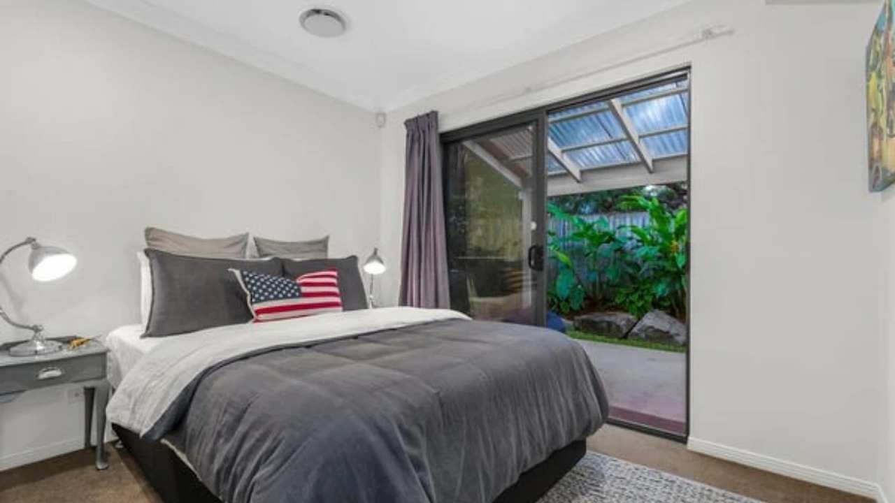 Furnished room with ensuite in a share house