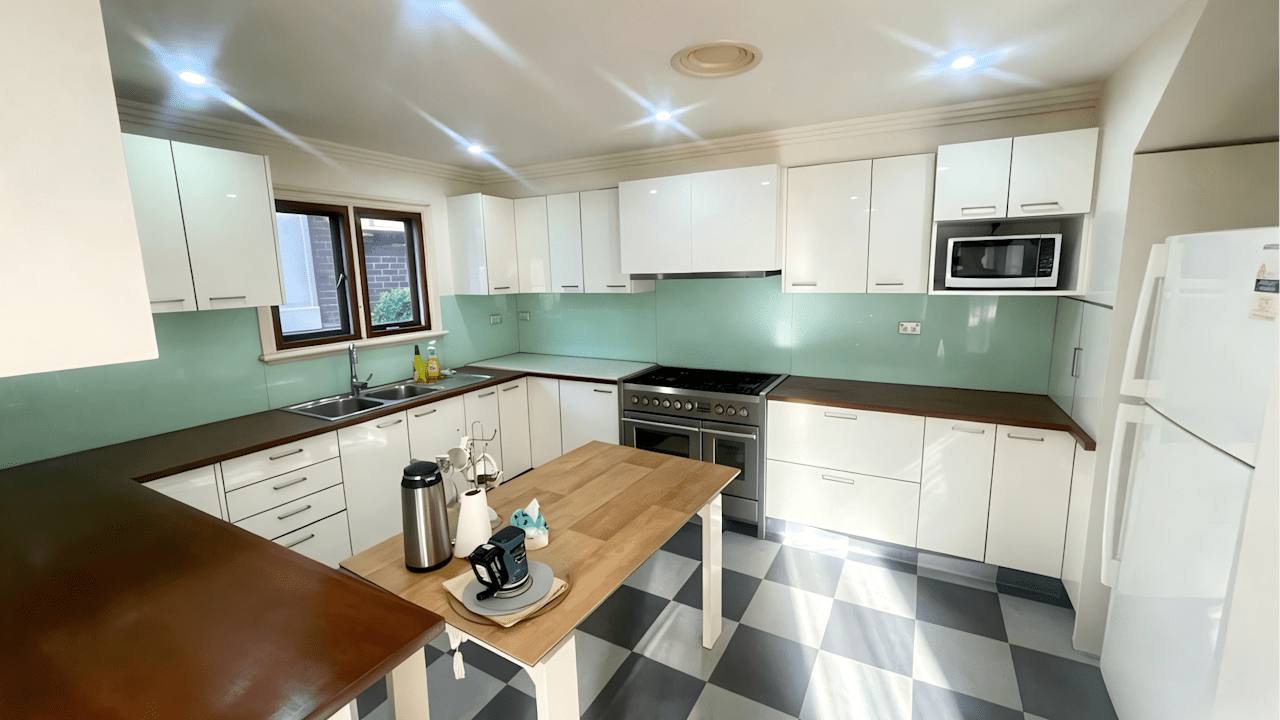 Furnished room in a share house