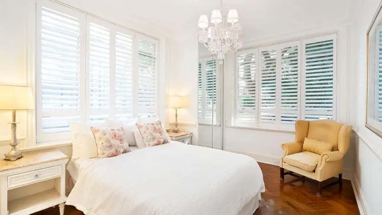 Furnished room with ensuite in a flatshare