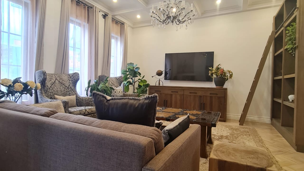 Furnished room in a share house